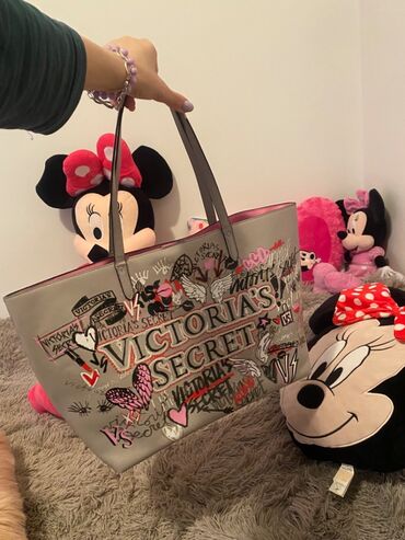 kozne torbe cena pojedibacna: Victoria’s Secret original kozna torba akcija 3000 din kupljena u