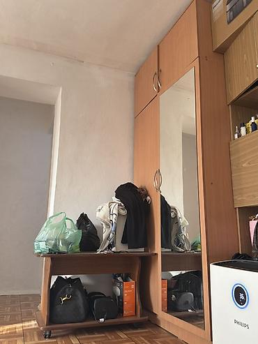 зеркало для одежды: Шкаф-купе для прихожей с зеркалом - Материал: ЛДСП в тёплом древесном — 1
