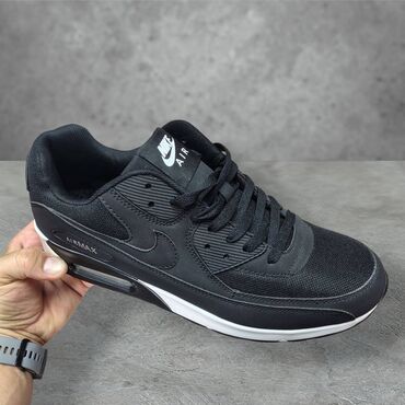 nike command: Trainers, size - 46