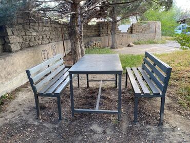 Mətbəx mebeli: Masa ve skamya dest halda satilir Qiymet 300 man Unvan;Ehmedli 9202