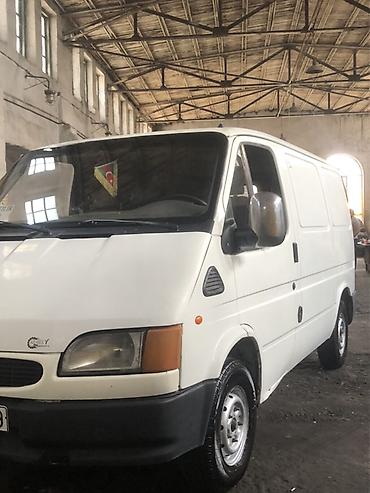 Ford: Ford Transit yük mikroavtobusu - Korpus: ağ rəng, ikitaylı arxa qapı — 3