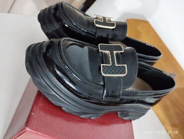 обувь на девочку: Туфли 35, цвет - Черный