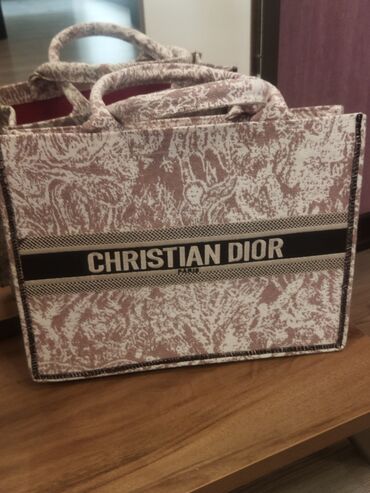 christian dior sumka: Orjinalindan secilmeyen a klass dior çanta 4 ay əvvəl alinib iki dəfə