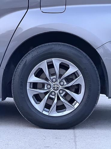 Toyota: Toyota Sienna: 2021 г., 2.5 л, Автомат, Гибрид, Минивэн — 12