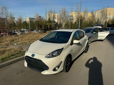 Toyota: Toyota Prius: 2018 г., 1.5 л, Автомат, Гибрид, Хэтчбэк