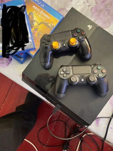 пс4 прошитый: Продаю ps4fat на 500гб с играми прошу 16000 пищите договоримся