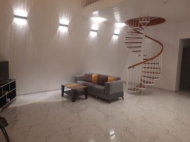 Bağ evlərinin kirayəsi: A-Frame üslublu bağ evi və həyət məkanı - Geniş, hasarlanmış həyət — 4