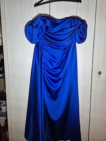 Elegantna svecana haljina Veličina naznacena 46(odgovara za M/L)
