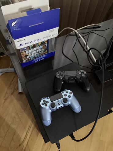 PS4 (Sony Playstation 4): PS4 slim(12.00) hec bir problemi yoxdu +2 PULT ORGINAL +Red dead