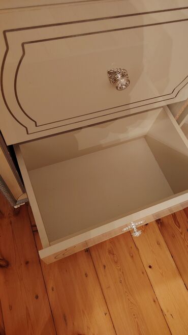 Komodlar: Güzgüsüz — 8