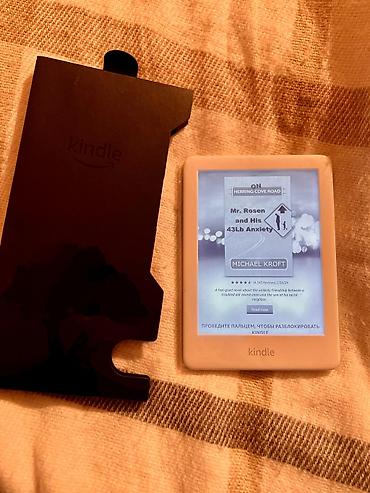 kindle paperwhite: Yenidi, populyar markadı və bir çox kitabı tapmaq mümkündür. Ciddi — 5