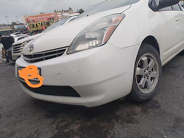 авто под выкуп бишкек: Toyota Prius (II nəsil) – ağ rəngli hibrid hetçbek. Buferi satıram 80 — 4