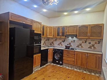 Mətbəx mebeli dəsti - Ölçü: 5,50 m x 2 m - Material: taxta fakturalı