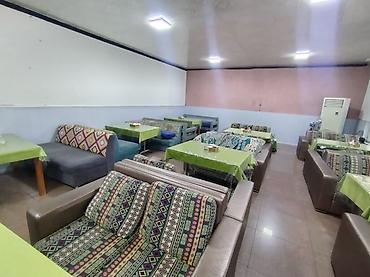 Прямые диваны: Продается б/у двухместные диваны — 5