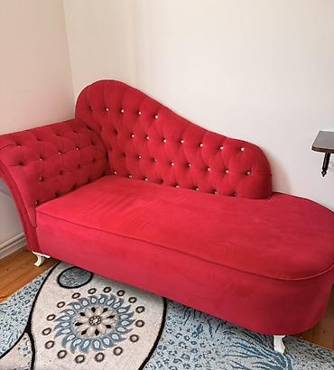 mebel satilir: Qırmızı şezlonq/çarşaflı divan - Klassik “chesterfield” üslubunda — 1