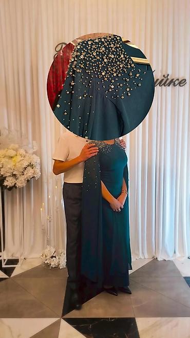 Вечерние платья: 1)Красное шикарное платье Турция размер 50-52 (46) 2000сом 2)Шикарное — 2