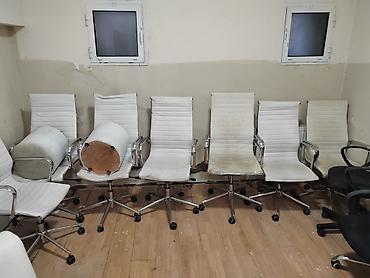 süni dəri: Ağ rəngli ofis kresloları dəsti. Şəkillərdə xrom metal karkaslı — 4