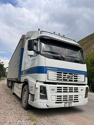 крытый эвакуатор: Тягач, Volvo, 2002 г., Тентованный — 4