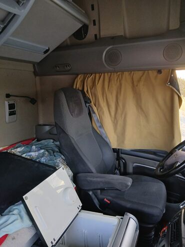 Tırlar: DAF XF traktor + soyuduculu yarımqoşqu - Marka/model: DAF XF (çekici) — 15