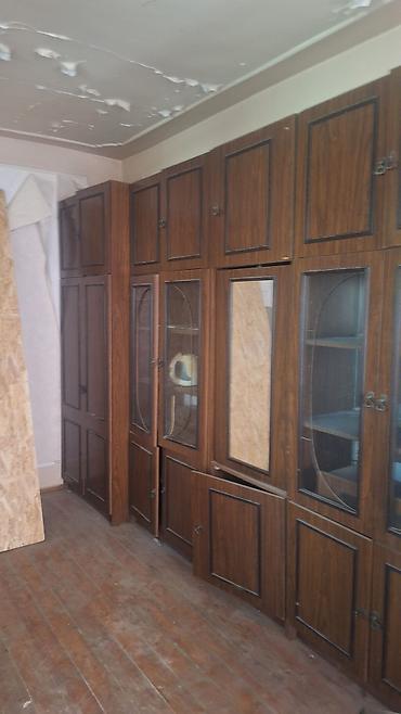 ağ qorka: Klassik iri divar dolabı (sektsiyalı). - Material: ağac üzərində tünd — 5