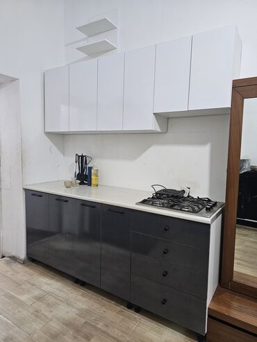 Столы и стулья: Metbex mebeli uzerınde qaz verılırmır Olcu 2 metr qıymet 290 azn