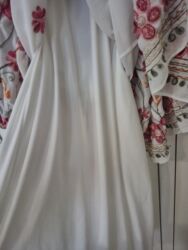 Gündəlik donlar: Ağ rəngdə, uzun, romantik üslublu don. - Material: yüngül, uçuşan — 4