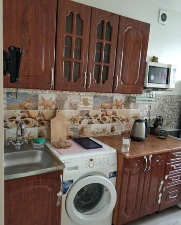 сдаю однокомнатную квартиру долгосрочно: 1 бөлмө, Кыймылсыз мүлк агенттиги, Чогуу жашоосу жок, Толугу менен эмереги бар