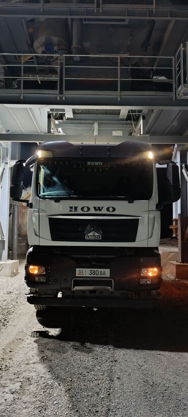 Жүк ташуучу транспортту ижарага алуу: Самосвалы HOWO (CNHTC) 6x4, серия 371 Описание: - Тяжёлые самосвалы