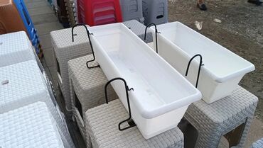 Bitkilər üçün dibçəklər: Dipçək Asılqan – Balkon üçün Ağ Rəngdə Balkon və pəncərə üçün ideal — 9