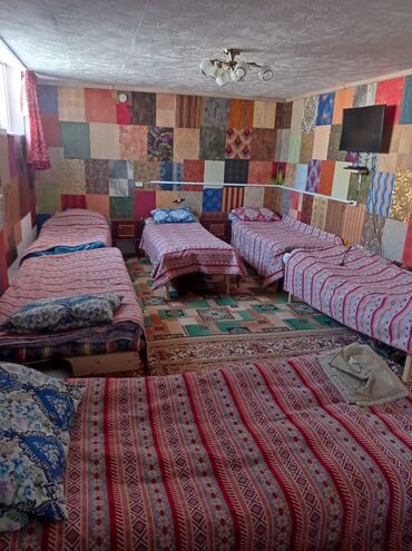 комната в бишкеке в Кыргызстан | Продажа домов: 80 м², С мебелью