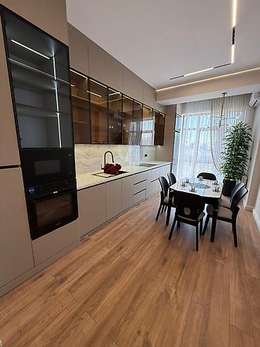 Продажа квартир: 3 комнаты, 120 м² — 6