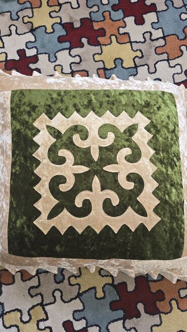 аквариумные растения: Подушки почти новые