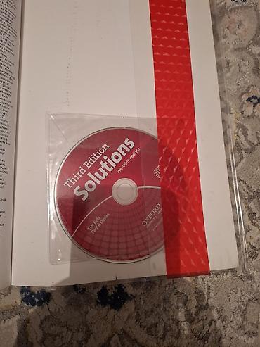 английски: Продая книгу по английскому. Solution, pre-intermediete Цена 700 сом — 2