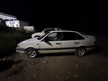 Volkswagen Passat: 1988 г., 1.8 л, Механика, Бензин, Седан