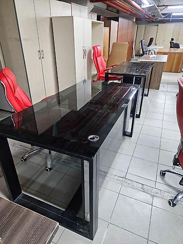 ofis stolları: Suse Masalar sekilde gorunduyu kimidir hec bir prablemi yoxdur — 1