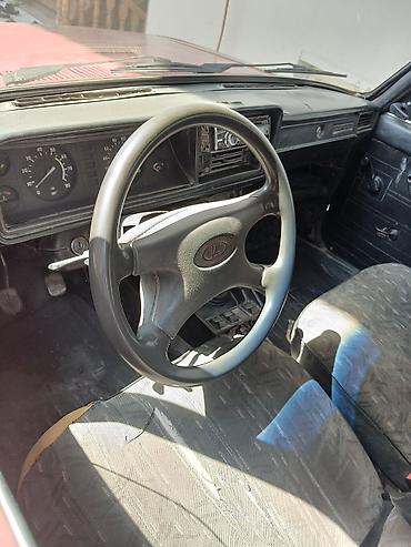 vaz 2107 şiti: VAZ 2104 universal, qırmızı rəng. - Kuzov: 5 qapılı universal gövdə — 4