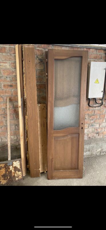 реставрация двери из массива: Дверь с окнами, Распашная, Б/у, 260 * Платная доставка