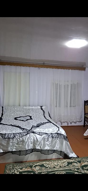 daşınan evler: Saray merkezde İnternatın krugunda yaxın 270m addelni heyet evi.Ayın — 1