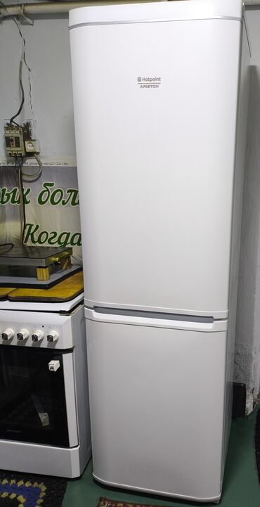 холодильники куплю: Холодильник Hotpoint Ariston, Б/у, Двухкамерный, De frost (капельный), 60 * 190 *