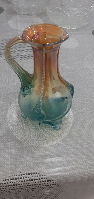 Xonça: Dekorativ Şüşə Grafinlər. Həcmi 1 litr. 4 ədəd var. Xrustal qablar — 4