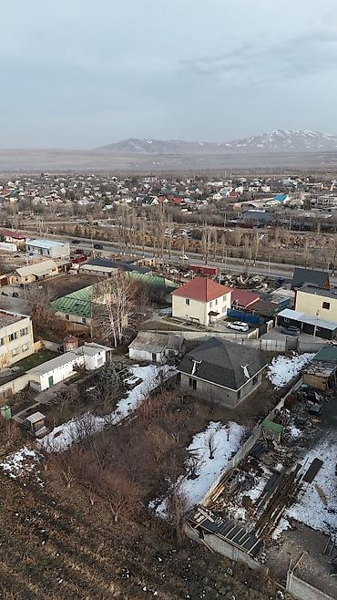 Продажа коттеджей и домов: Байтик айылы трассадан болгону 70 метр. Буто элек үйү менен . Кызыл — 3