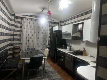 Uzunmüddətli kirayə mənzillər: 3 mkr dairəsində,14 mərtəbəli binanın 9-cu mərtəbəsində, 3 otaqlı — 10