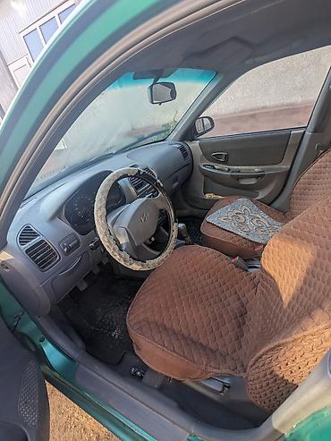 салон машины: Hyundai Accent: 2001 г., 1.5 л, Механика, Бензин, Седан — 1