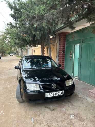 Volkswagen: Volkswagen Bora/Jetta sedan - Kuzov: 4 qapılı sedan, qara rəng - — 11