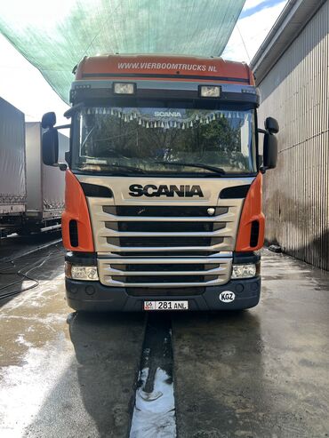 тягач волво: Тягач, Scania, 2011 г., Шторный