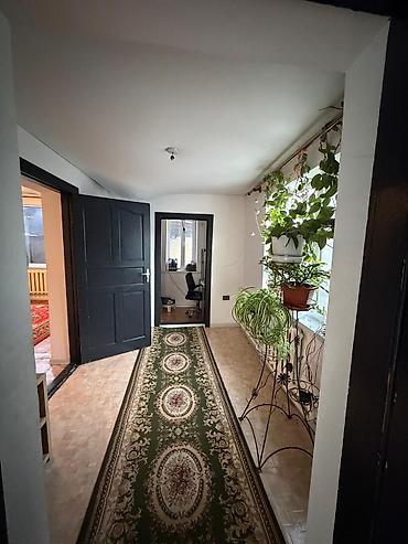 Продажа коттеджей и домов: Продается дом с большим дворовым участком 16.5 соток (фактически 20)и — 8