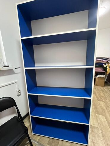 продаю книжный шкаф: Универсальный стеллаж с шестью открытыми полками, выполненный в