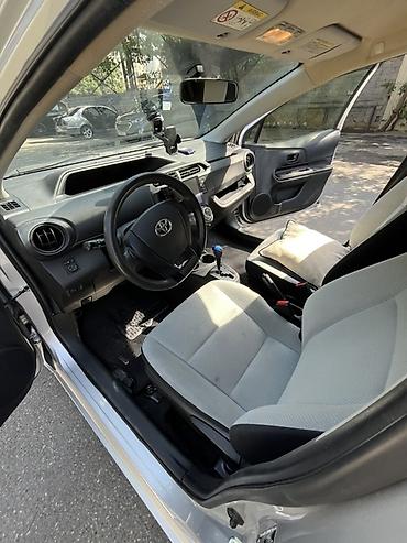 Toyota: Real alıcıya şirin endirim eliyecem Toyota Aqua Hybrid, gümüşü rəng, 5 — 6
