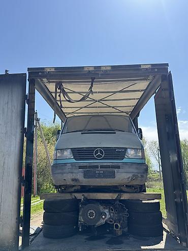 range over: Кабина Sprinter Цена за Кабину голую 200.000 сом Запчасти для TD — 1