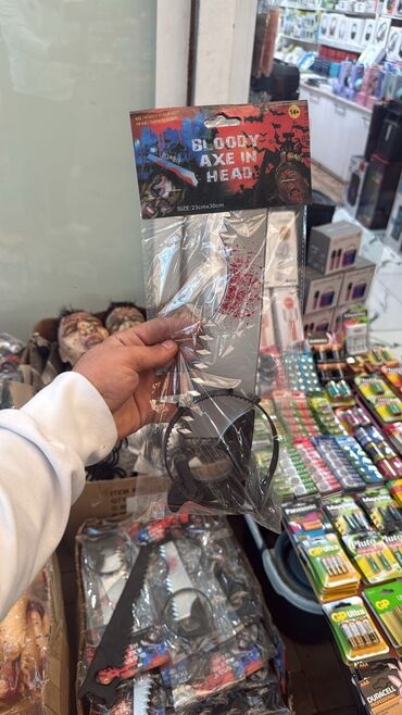 Oyuncaqlar: Halloven malları Geyimlər Dekorlar Aksesuarlar Qorxulu və maraqlı — 10